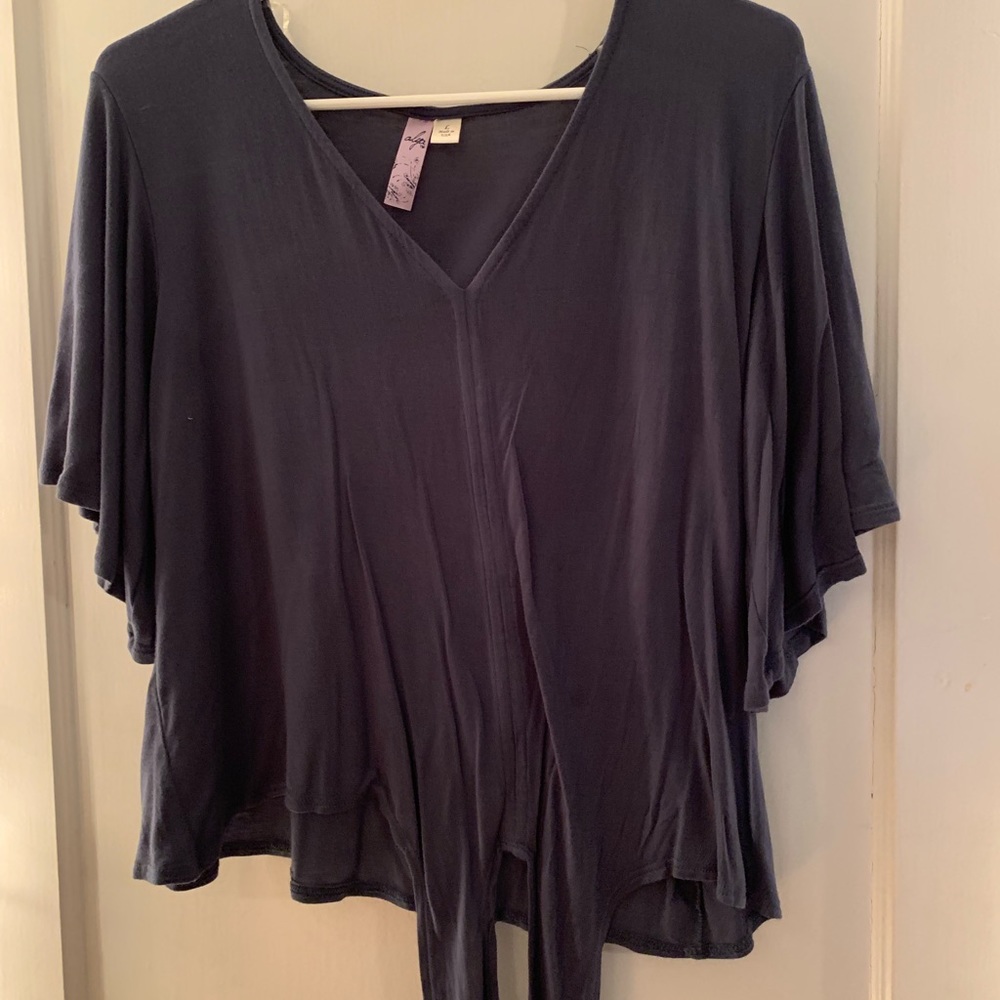 Francesca’s short sleeve top